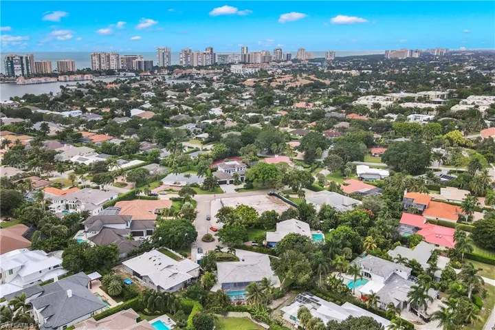 696  Regatta  CT, Naples, FL 34103