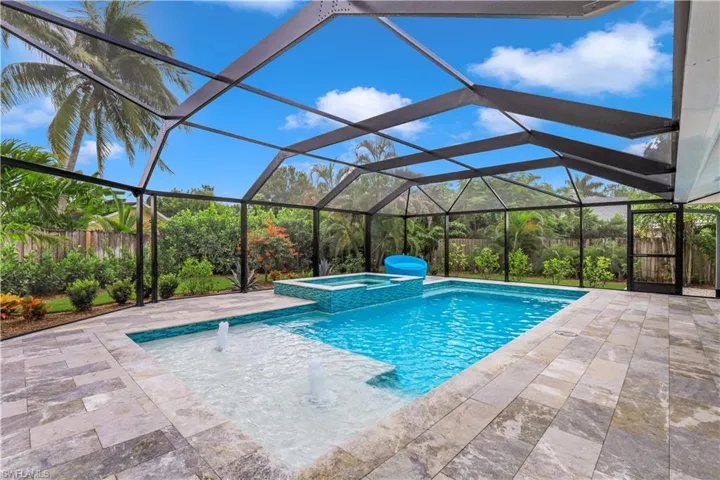 696  Regatta  CT, Naples, FL 34103