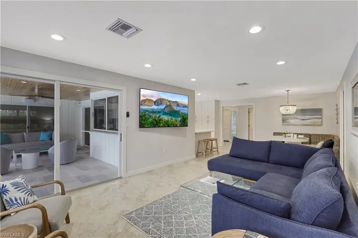 696  Regatta  CT, Naples, FL 34103