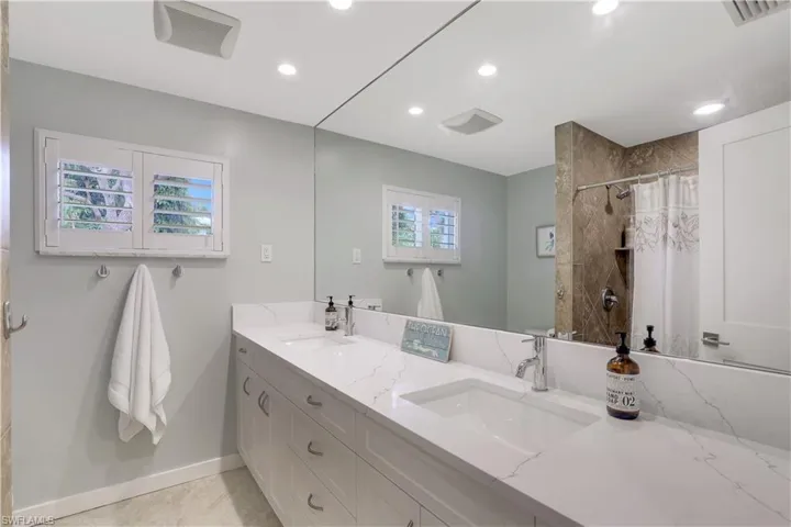 696  Regatta  CT, Naples, FL 34103