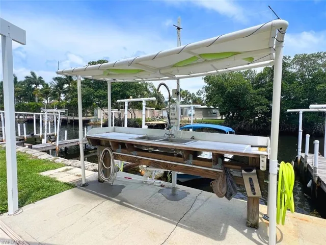 Fish Cleaning Station
