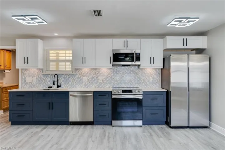 4855  West  DR, Fort Myers, FL 33907