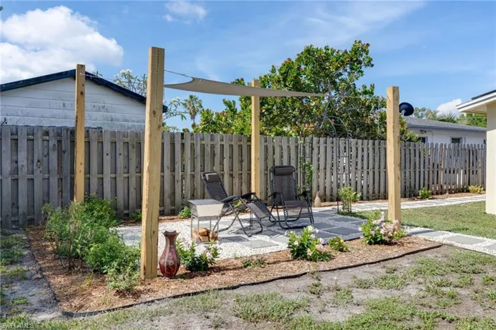 4855  West  DR, Fort Myers, FL 33907