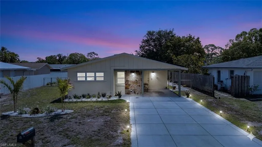 4855  West  DR, Fort Myers, FL 33907