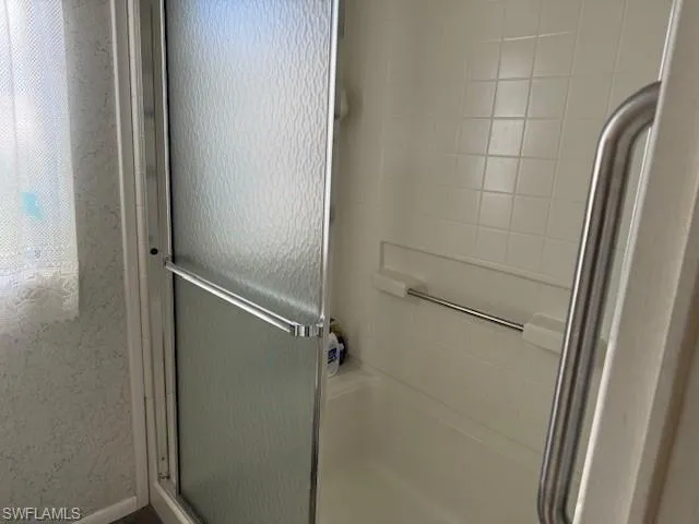 Interior details with plus walk in shower