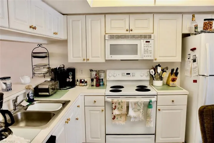 19880 Breckenridge Dr 201, Estero, Florida 33928