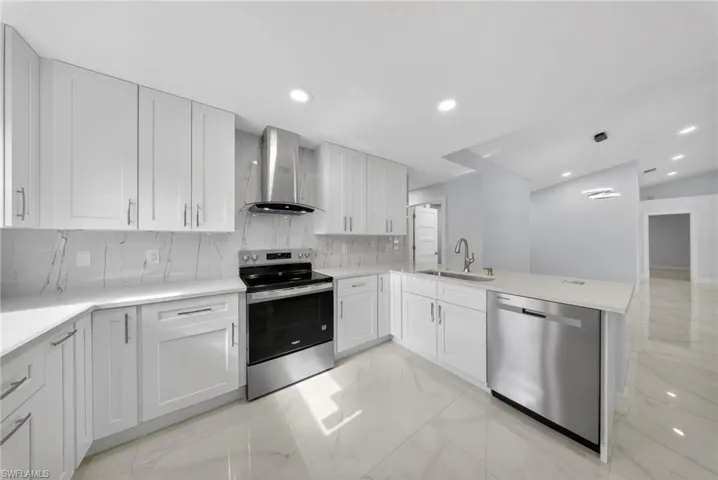 1412 Ne 1st St, Cape Coral, Florida 33909