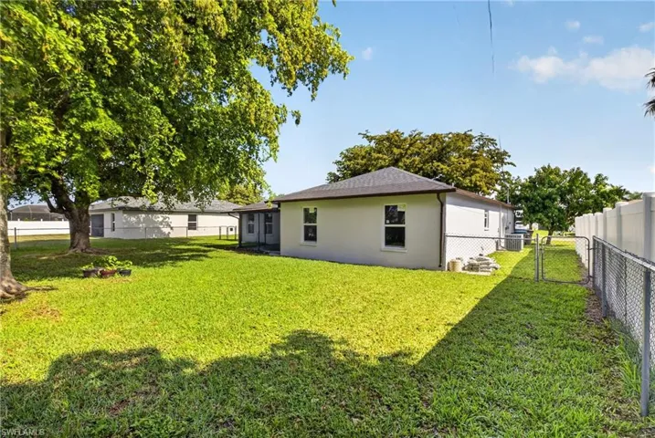 1412 Ne 1st St, Cape Coral, Florida 33909