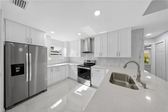 1412 Ne 1st St, Cape Coral, Florida 33909