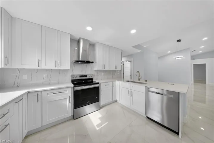 1412 Ne 1st St, Cape Coral, Florida 33909