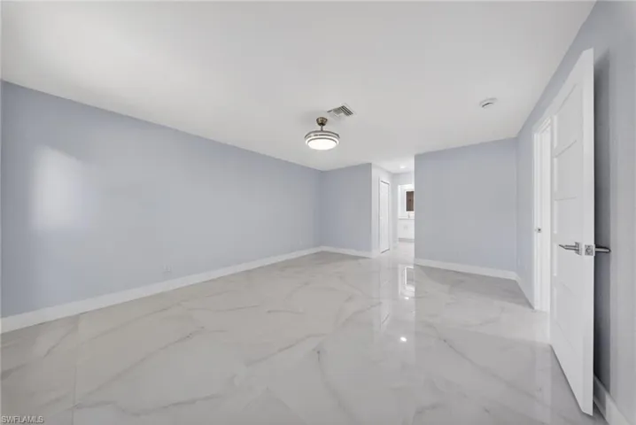 1412 Ne 1st St, Cape Coral, Florida 33909