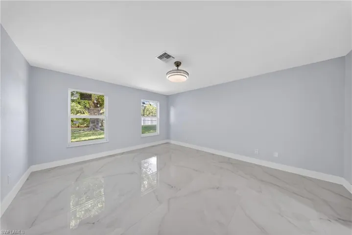 1412 Ne 1st St, Cape Coral, Florida 33909