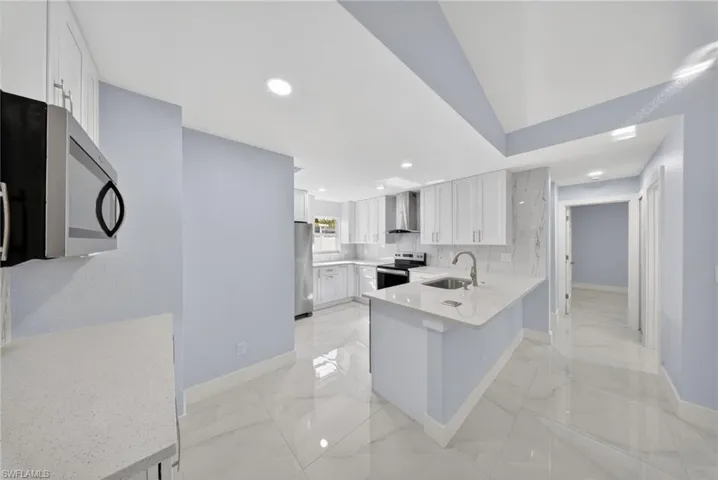 1412 Ne 1st St, Cape Coral, Florida 33909