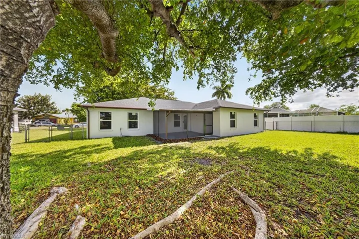 1412 Ne 1st St, Cape Coral, Florida 33909