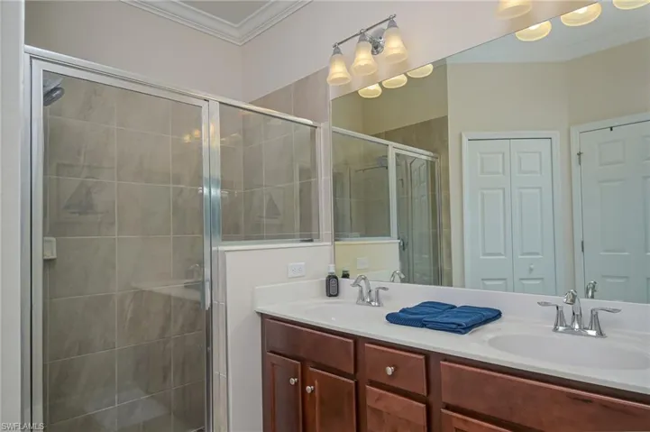 1803  Alameda  DR, Naples, FL 34120