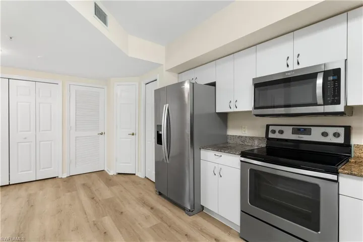 5430  Worthington  LN, Naples, FL 34110