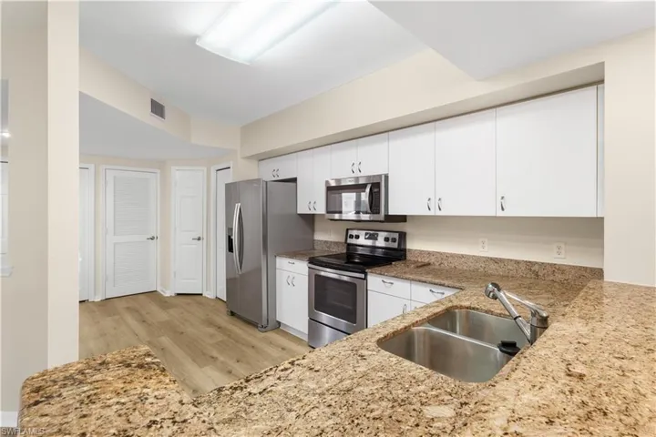 5430  Worthington  LN, Naples, FL 34110