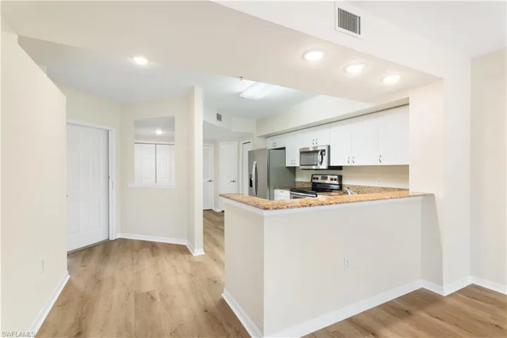 5430  Worthington  LN, Naples, FL 34110