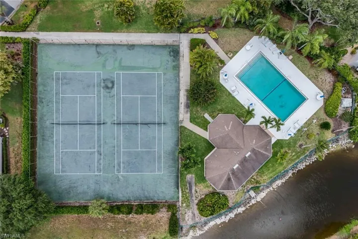 2 tennis courts