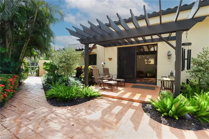 Courtyard Patio Area