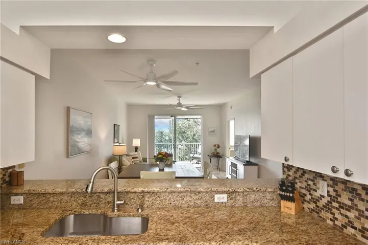 8076 Queen Palm Ln 443, Fort Myers, Florida 33966