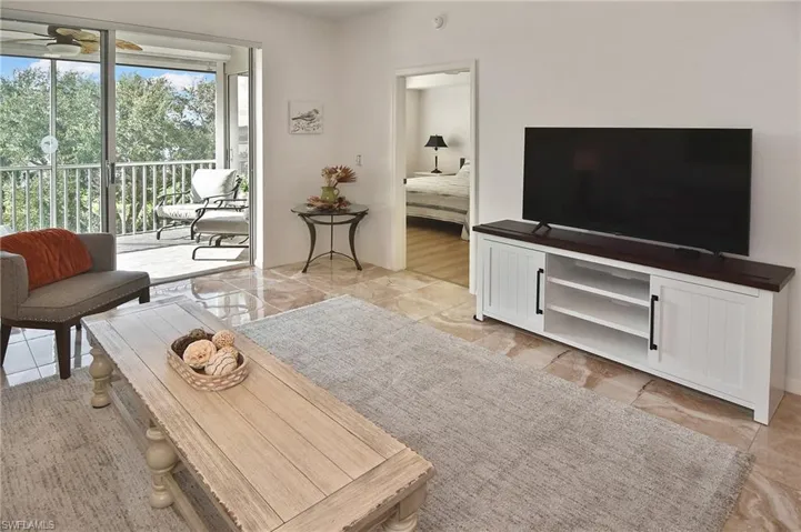8076 Queen Palm Ln 443, Fort Myers, Florida 33966