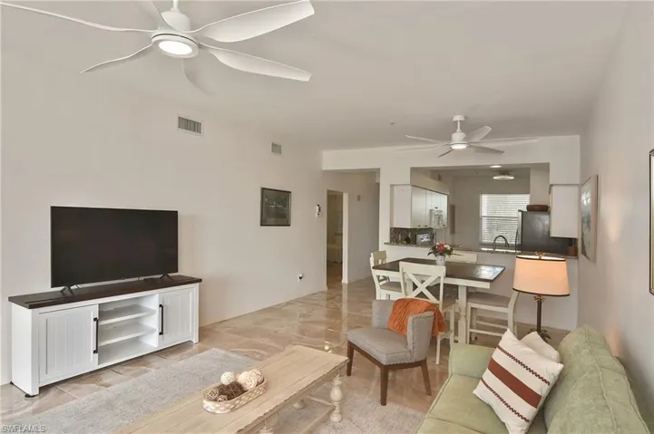 8076 Queen Palm Ln 443, Fort Myers, Florida 33966