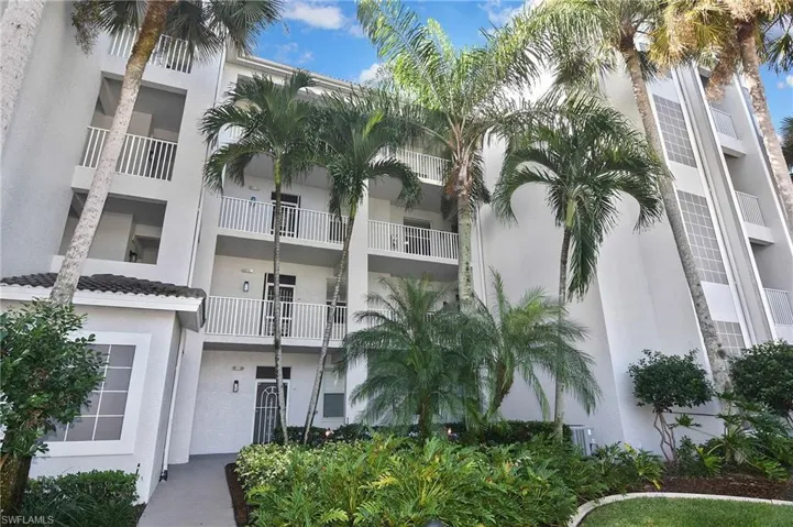 8076 Queen Palm Ln 443, Fort Myers, Florida 33966