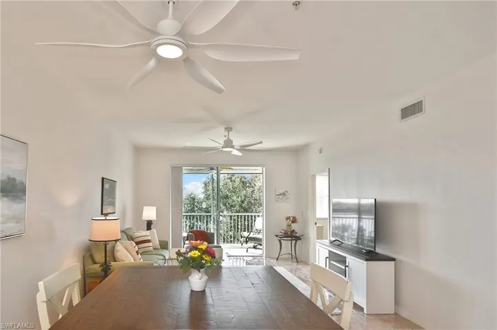 8076 Queen Palm Ln 443, Fort Myers, Florida 33966