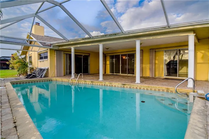 2726 SE 24th  PL, Cape Coral, FL 33904