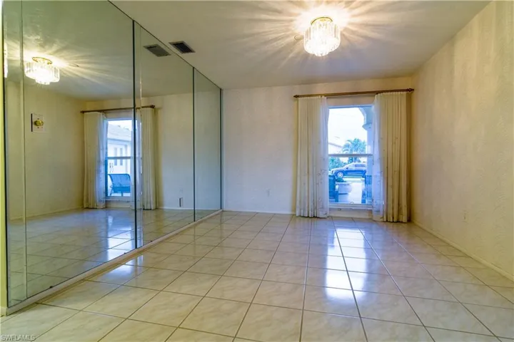 2726 SE 24th  PL, Cape Coral, FL 33904