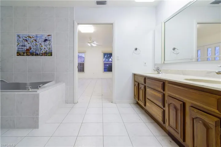 2726 SE 24th  PL, Cape Coral, FL 33904