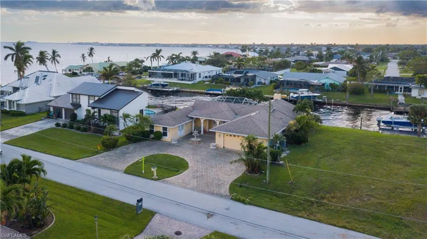 2726 SE 24th  PL, Cape Coral, FL 33904