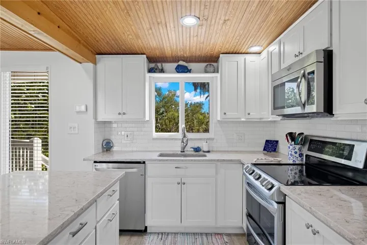 Kitchen/Custom Cabinets