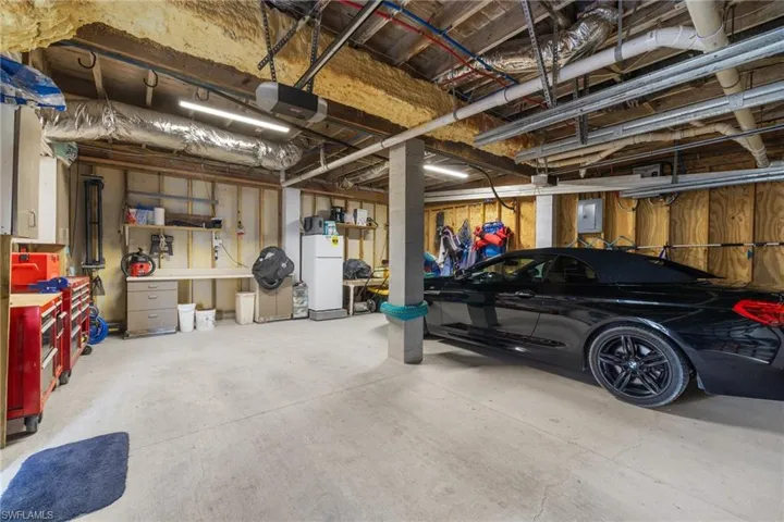 Garage/Workshop