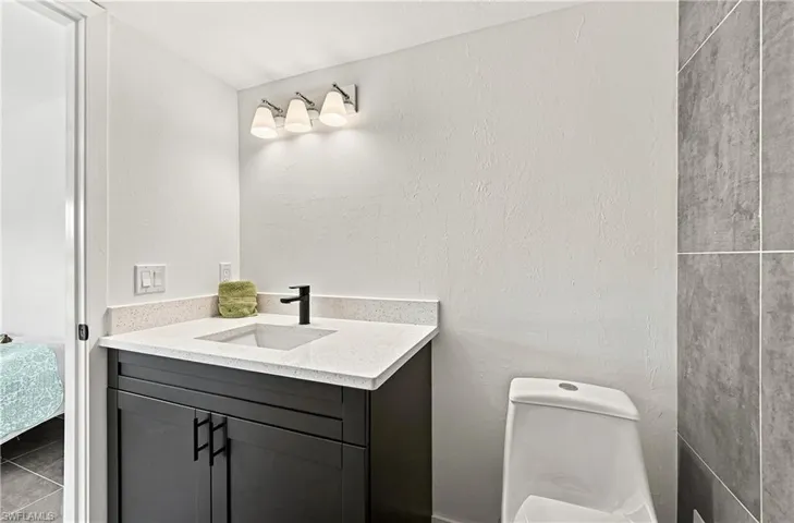 16881 Davis Rd 313, Fort Myers, Florida 33908