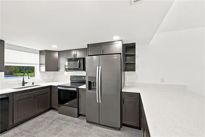 16881 Davis Rd 313, Fort Myers, Florida 33908