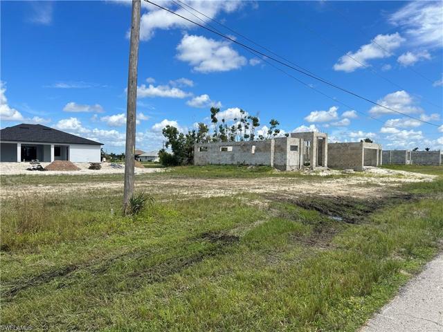 View to Right of Lot