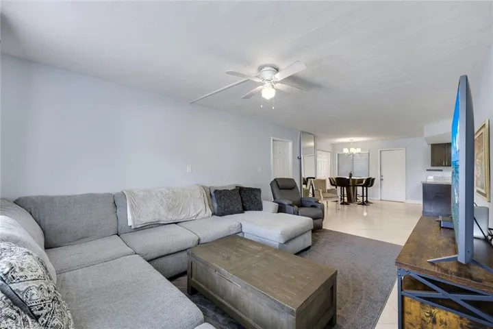 1400 Green Valley Cir 1002, Naples, Florida 34104