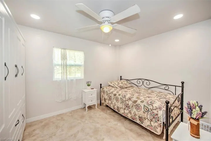 Bedroom with ceiling fan