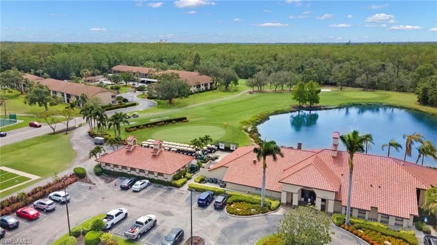 Clubhouse, pro shop, pool, restaurant & bar.