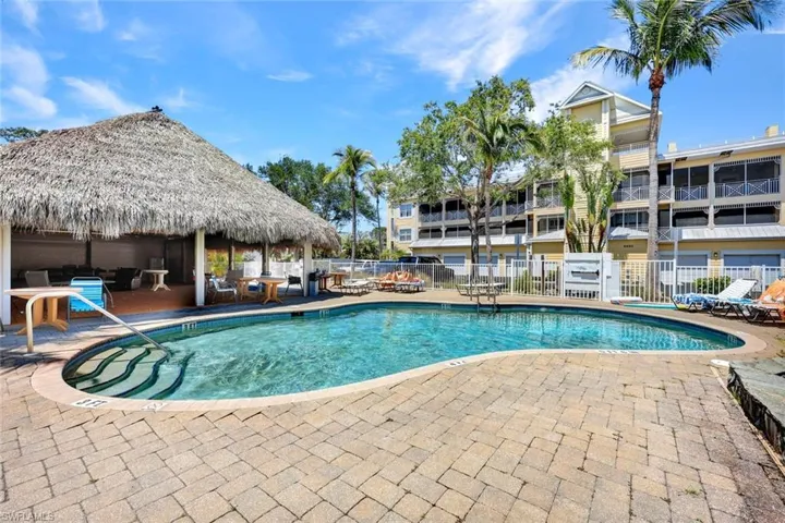 Community Pool & Tiki Area