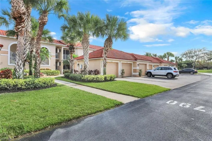 2790  Cypress Trace  CIR, Naples, FL 34119