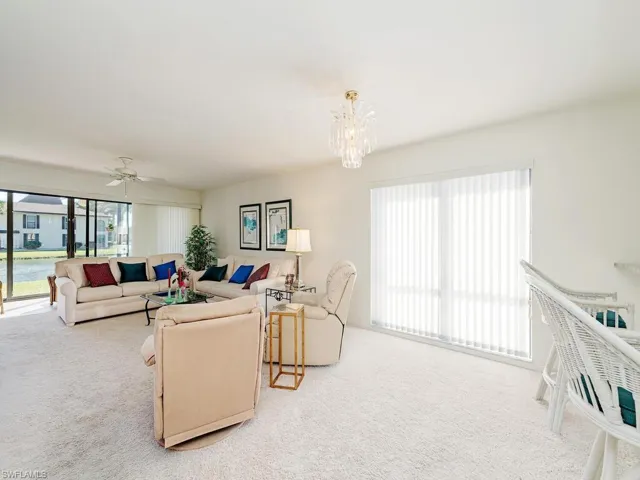 4560  Chantelle  DR, Naples, FL 34112