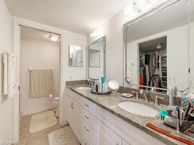 4560  Chantelle  DR, Naples, FL 34112