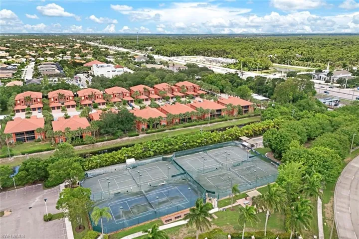 Birds eye view of property