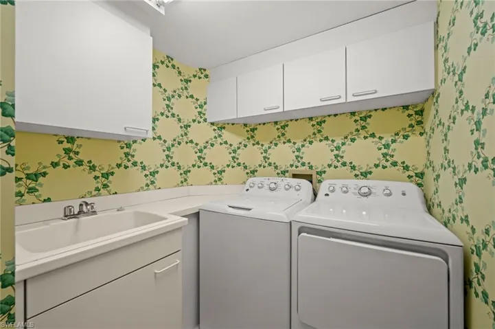4021 Gulf Shore Blvd N 1204, Naples, Florida 34103