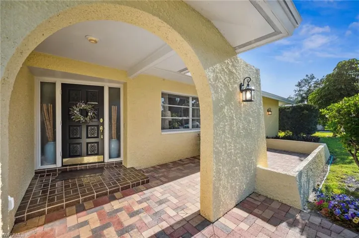 1256  Morningside  DR, Fort Myers, FL 33901