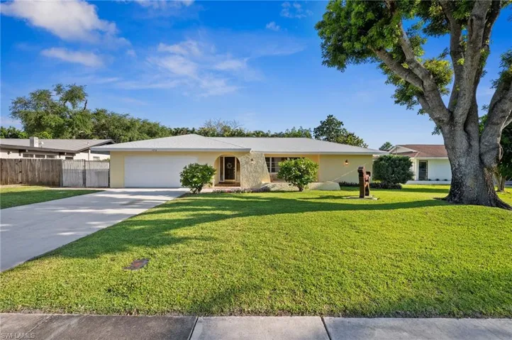 1256  Morningside  DR, Fort Myers, FL 33901