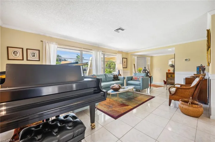 1256  Morningside  DR, Fort Myers, FL 33901